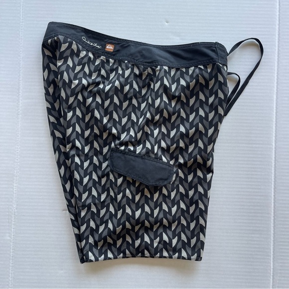 Quick Silver Waterman Collection Men's Black and Gray Swim Shorts Size 34 - Picture 7 of 11